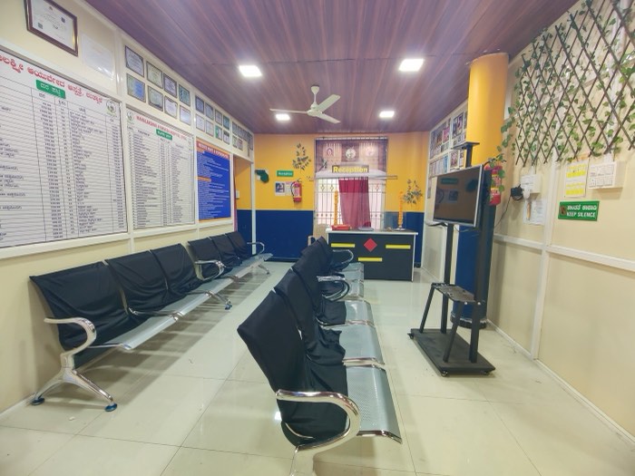 Patient and attendant waiting lounge